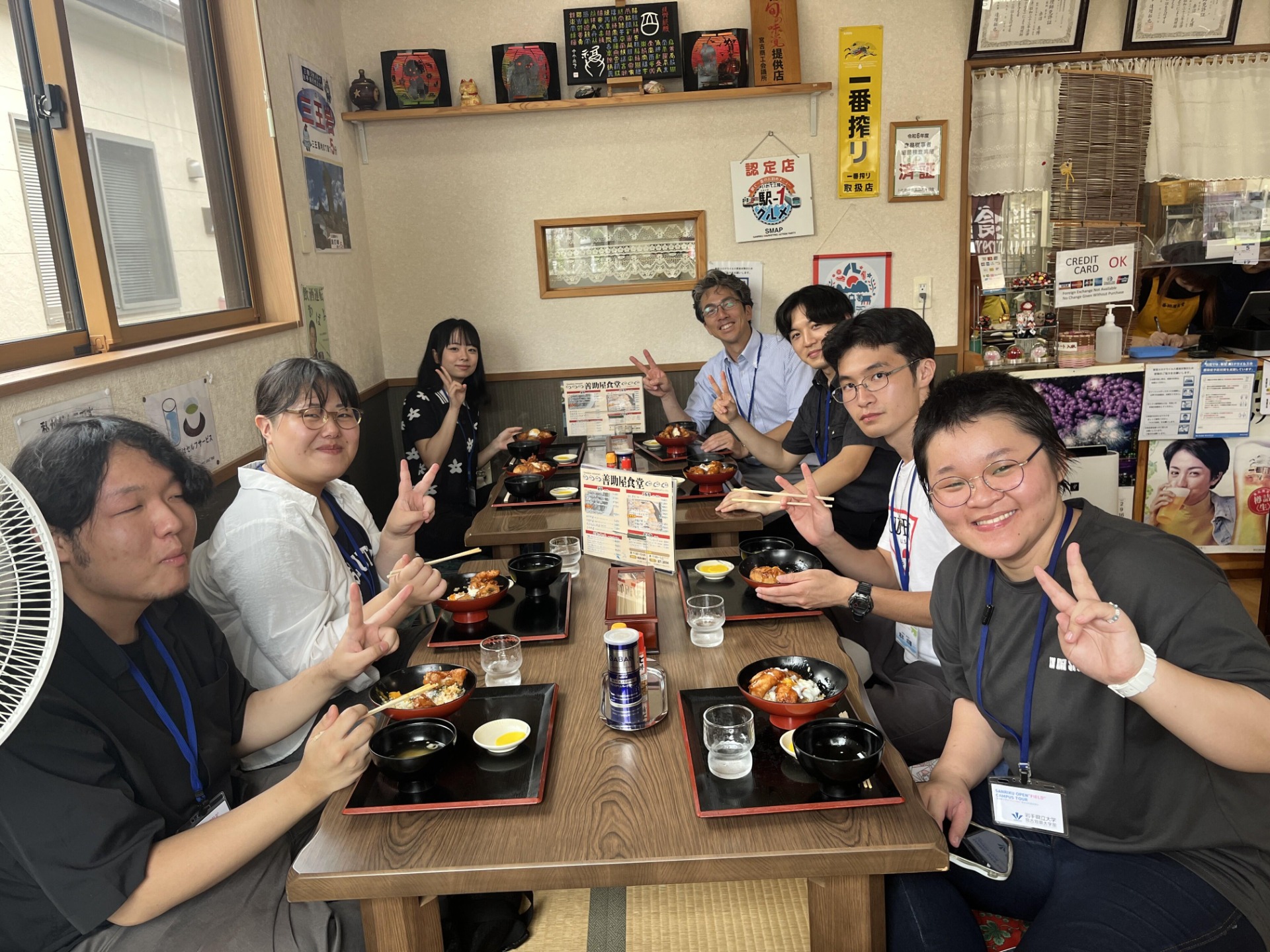 昼食の様子